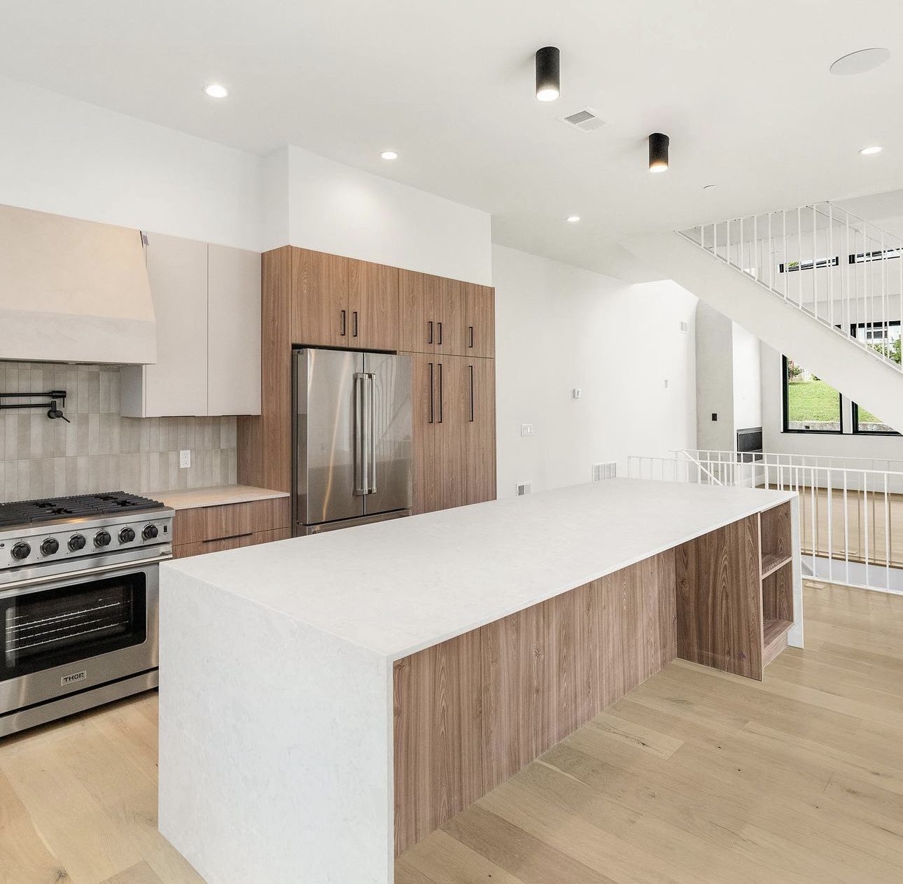 Gourmet Modern Kitchen